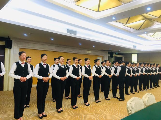 寬溝第三天 基礎(chǔ)服務(wù)禮儀培訓(xùn)會議及展覽服務(wù)